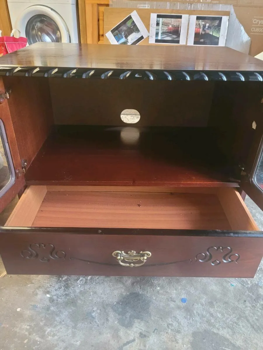 Tv stand - Image 3