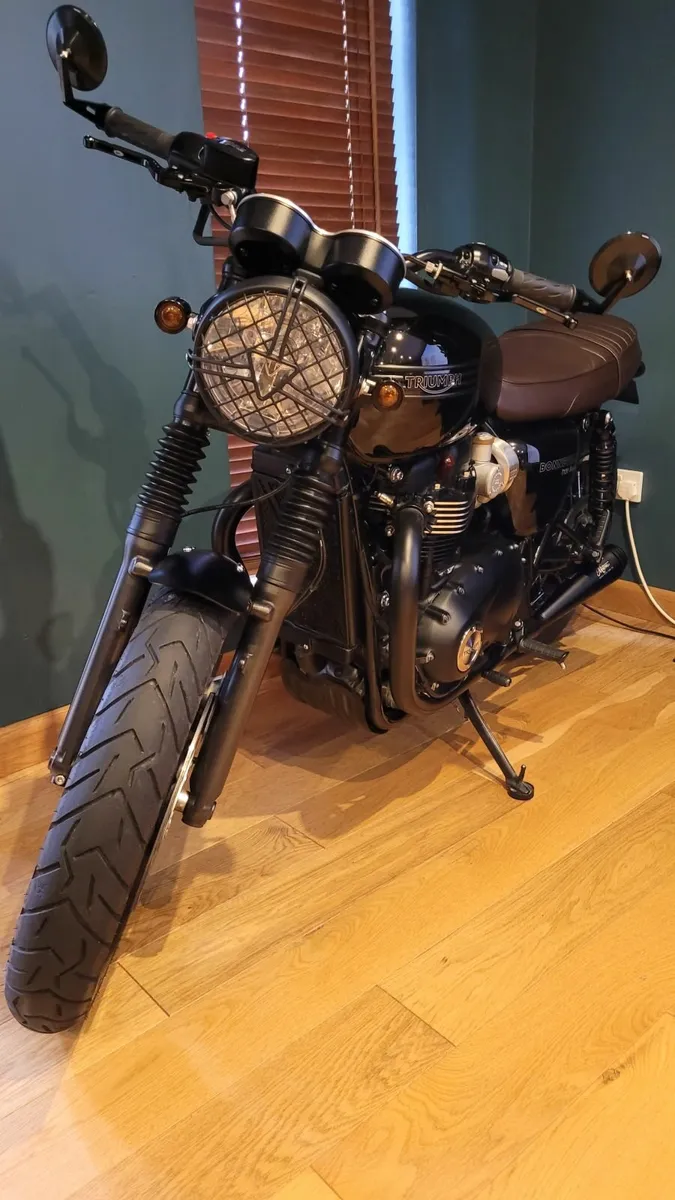Triumph Bonneville T120 Black - Image 3