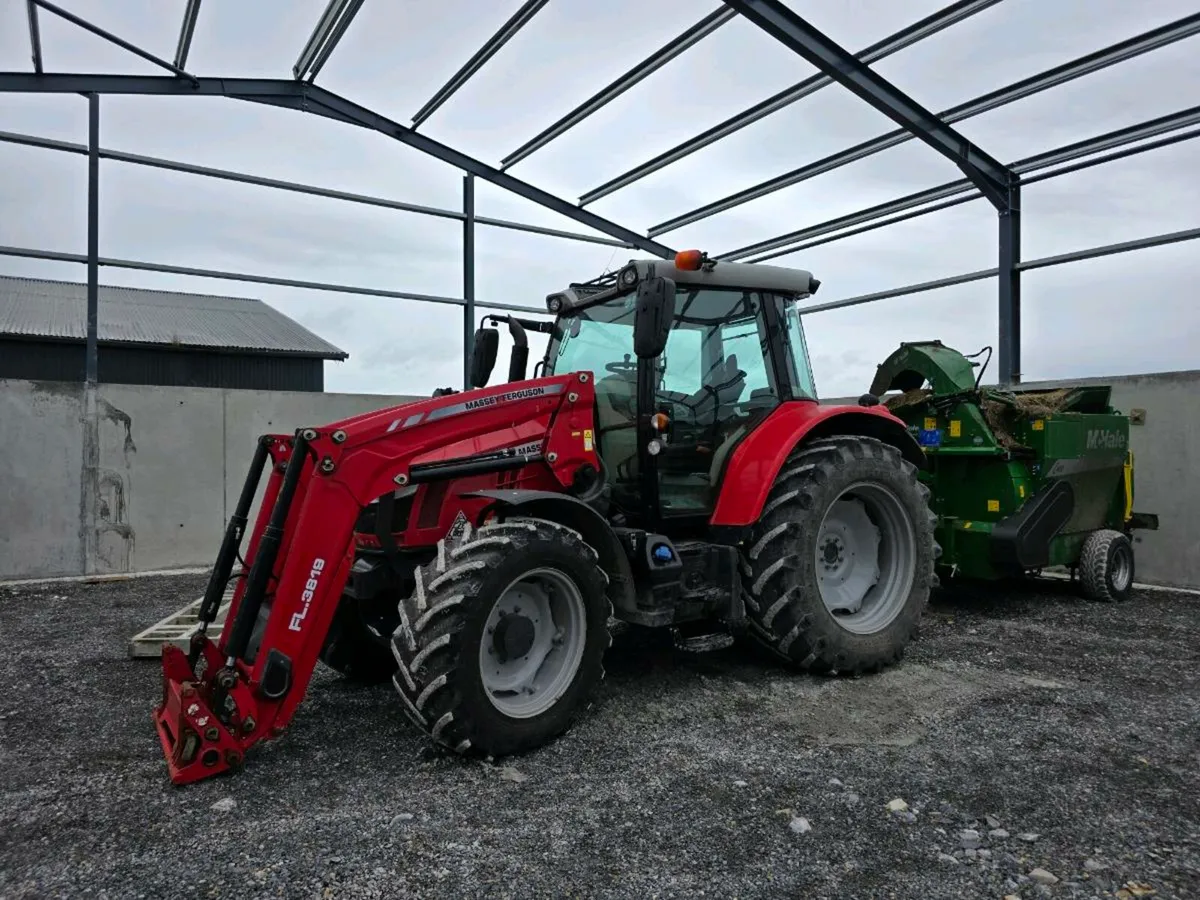 2018 Massey Ferguson 5712S - Image 1