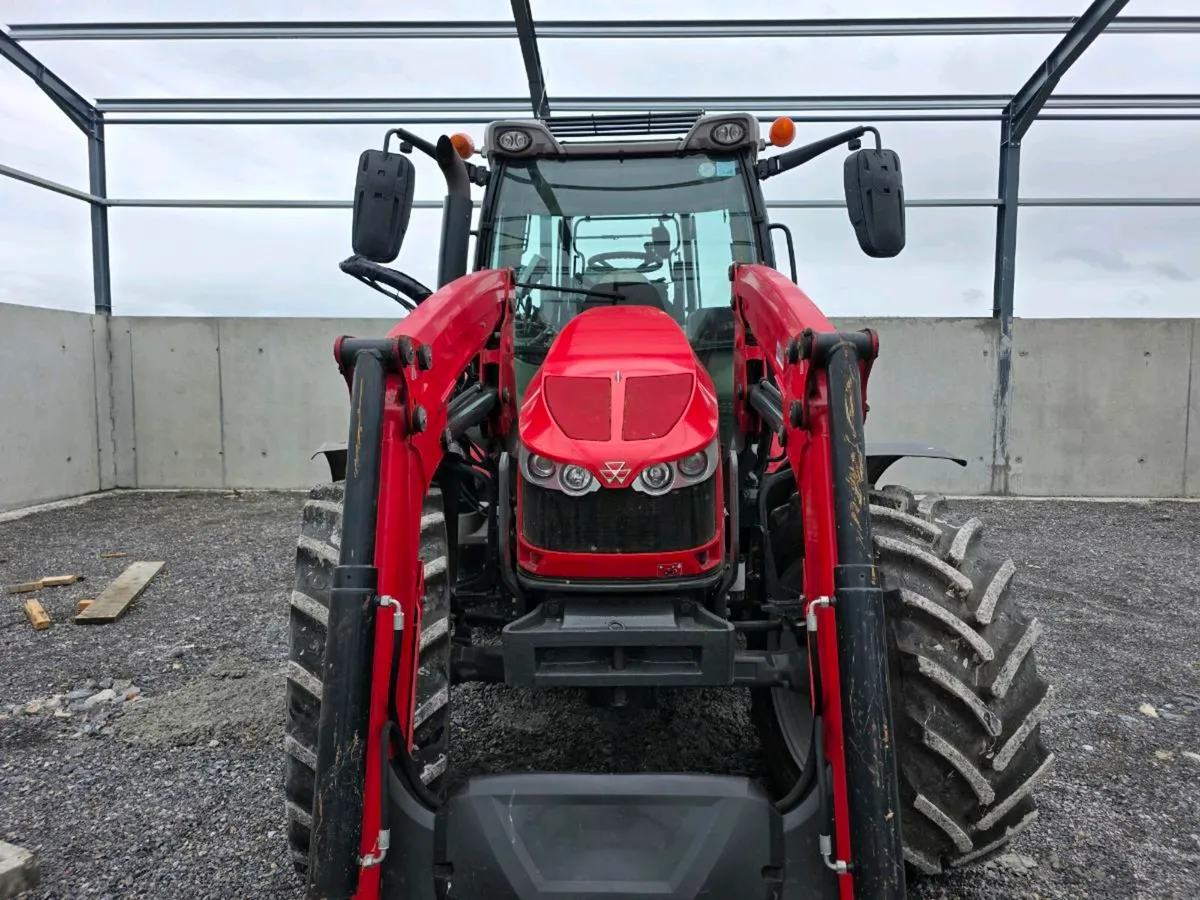 2018 Massey Ferguson 5712S - Image 2