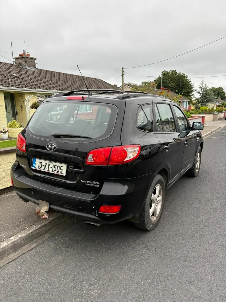 Hyundai Santa Fe 2010 - Image 3