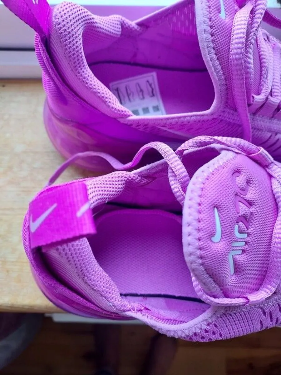 Womens Nike Air 270s - Image 3