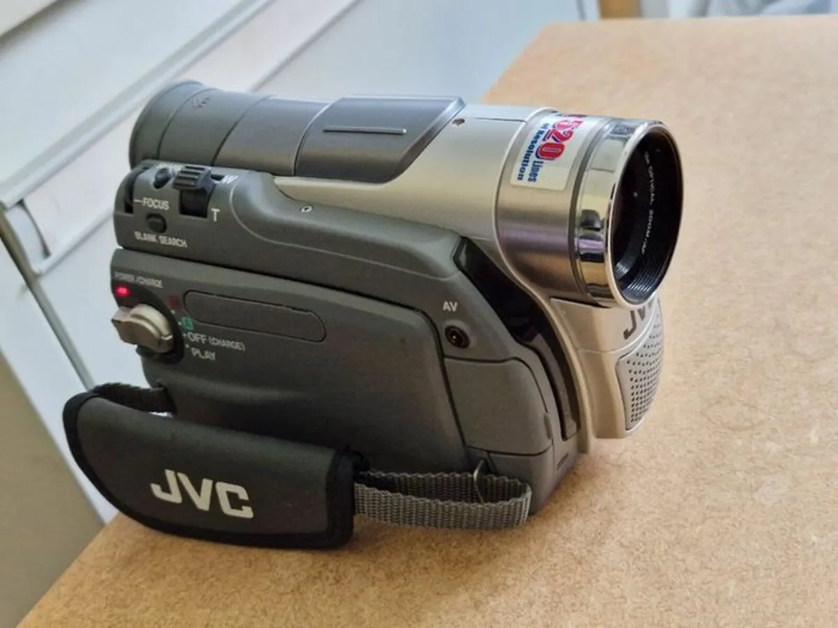JVCGR-D50EK Digital Camcorder Video Camera - Image 2