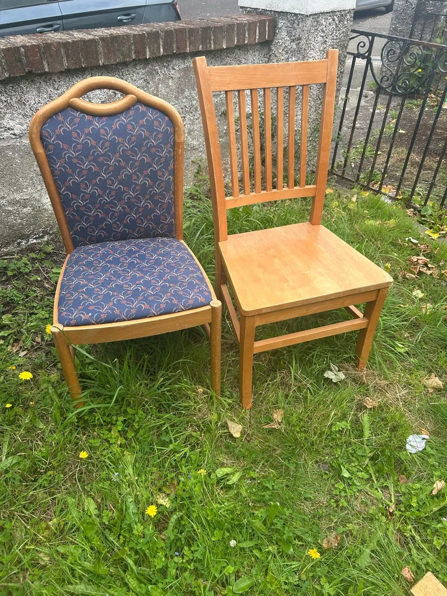 2 x FREE chairs