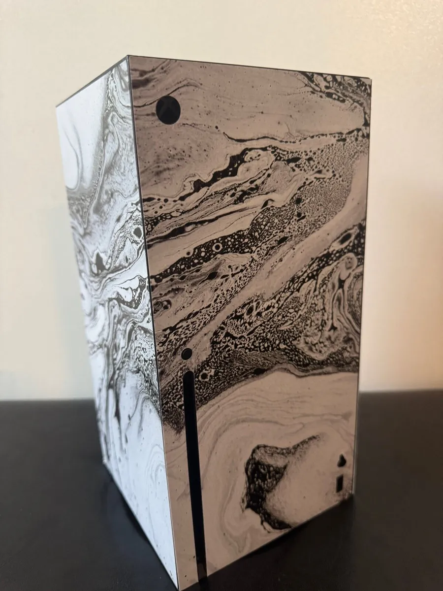 Xbox series X 1tb bundle - Image 2