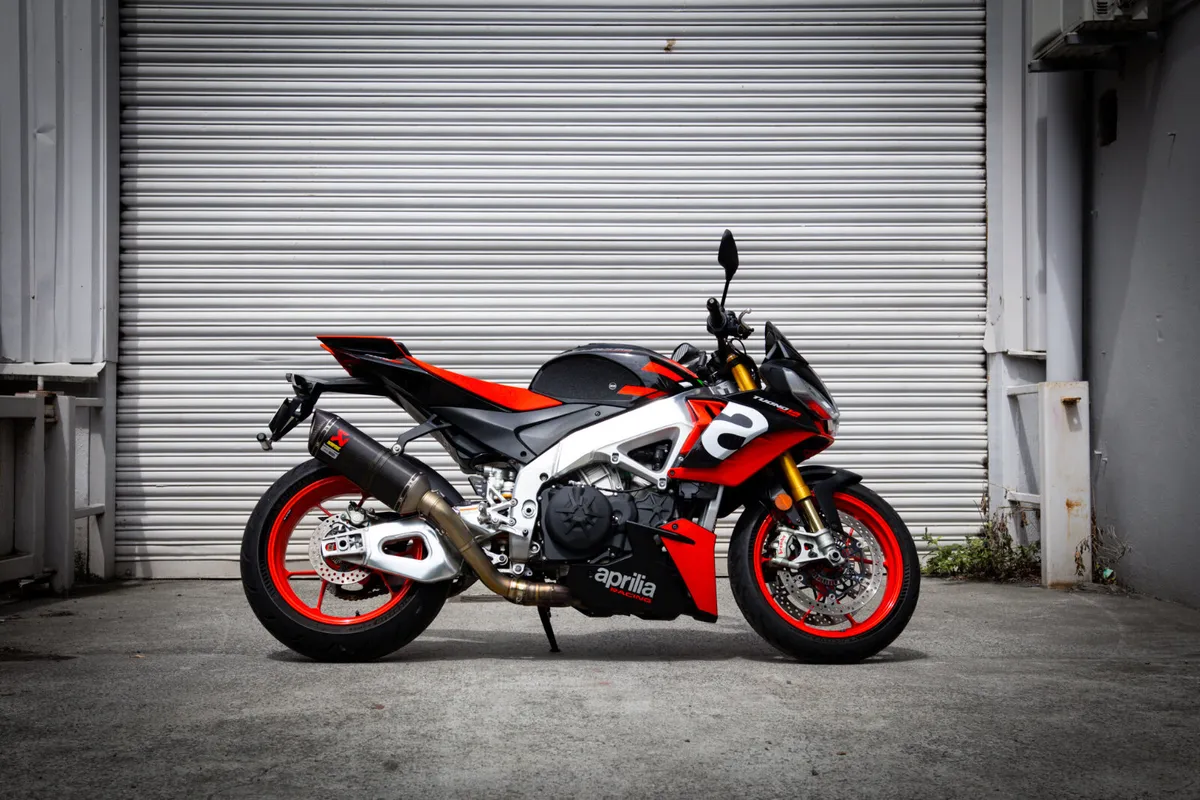 Aprilia Tuono V4 Factory 2021 - Image 2