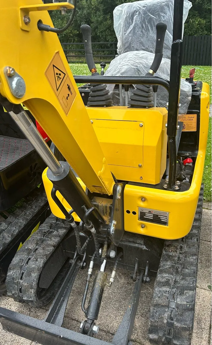 New 2025 Machpro 1.2 Mini Digger - Image 2