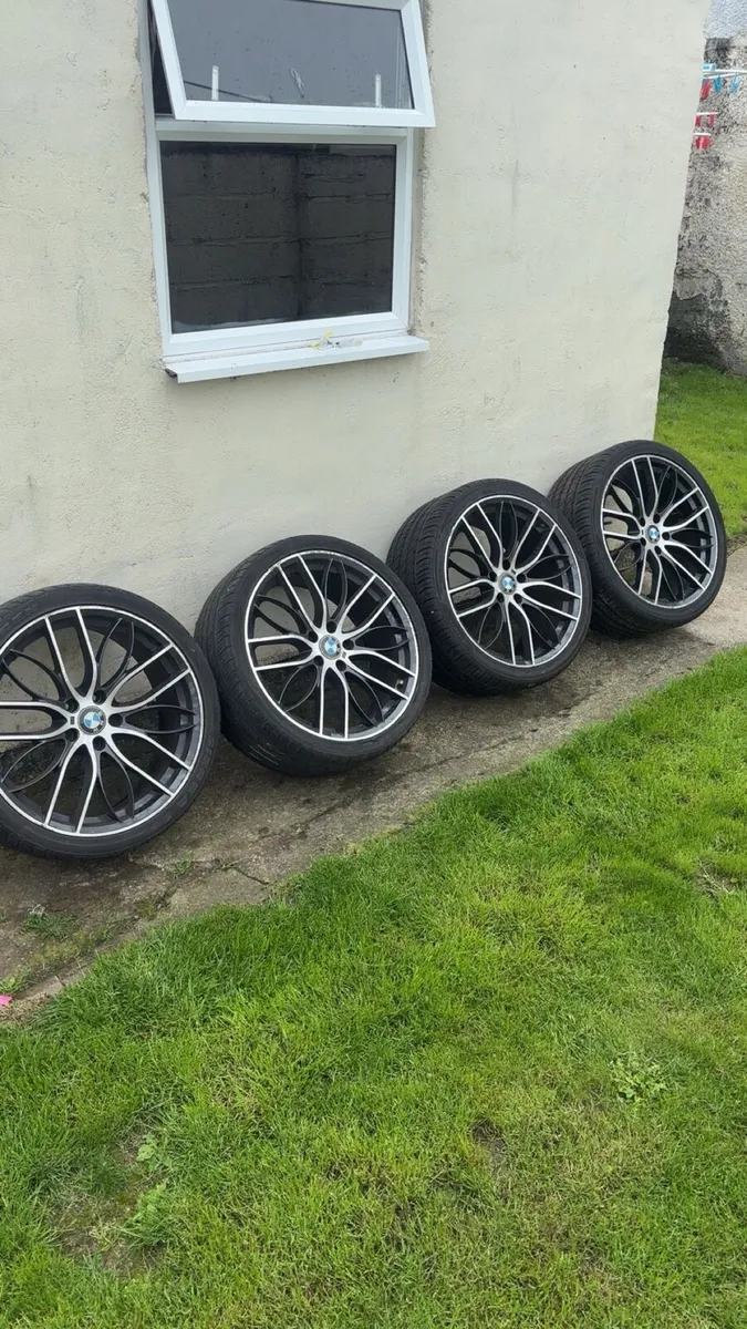 20 inch bmw alloy wheels - Image 1
