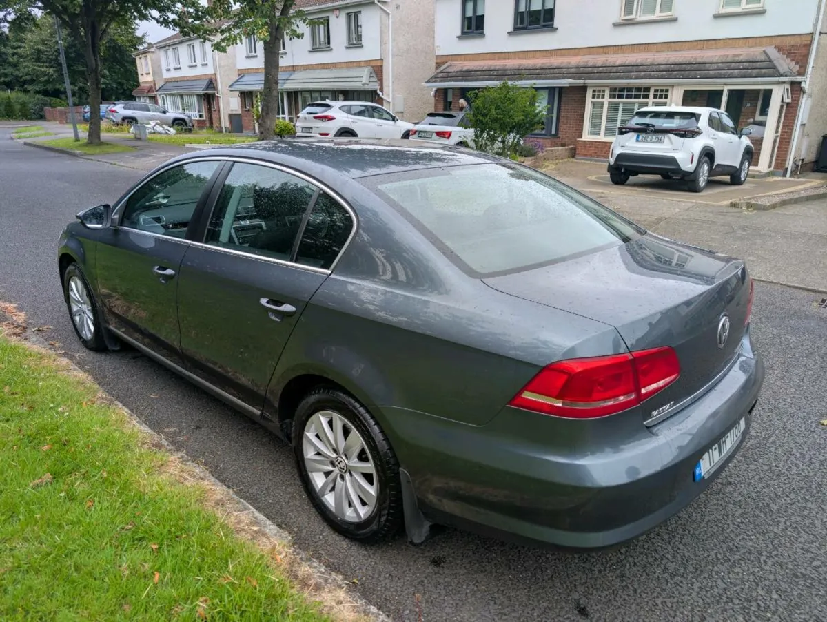 Volkswagen Passat 2011 - Image 3