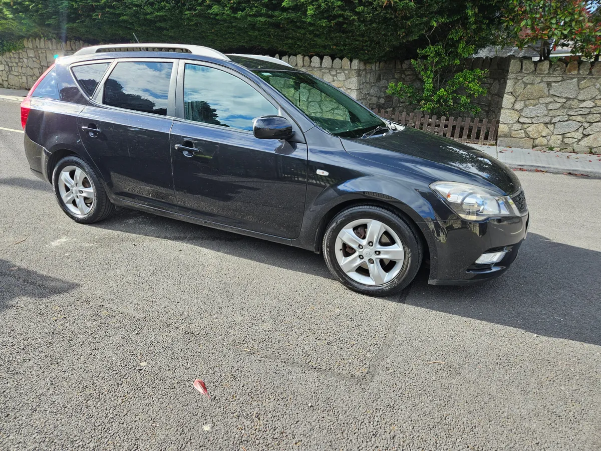 Kia Ceed 1.6 Tdi  Touter * Stamped Service History - Image 2