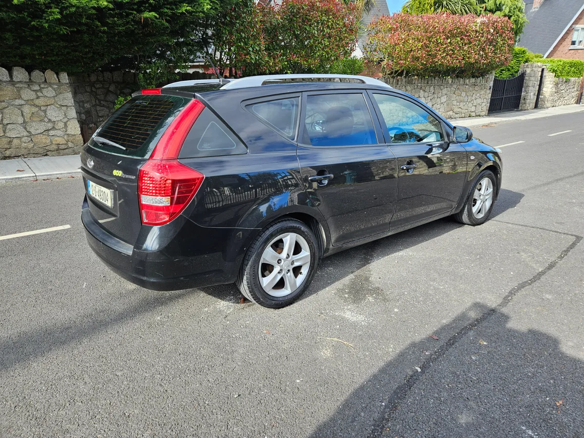 Kia Ceed 1.6 Tdi  Touter * Stamped Service History - Image 3