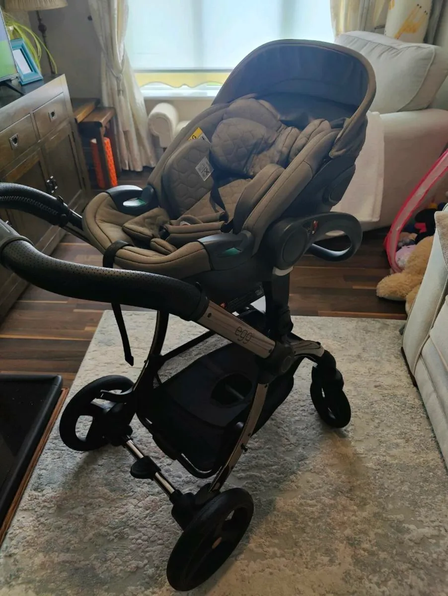 Egg 2 baby travel system - Image 1