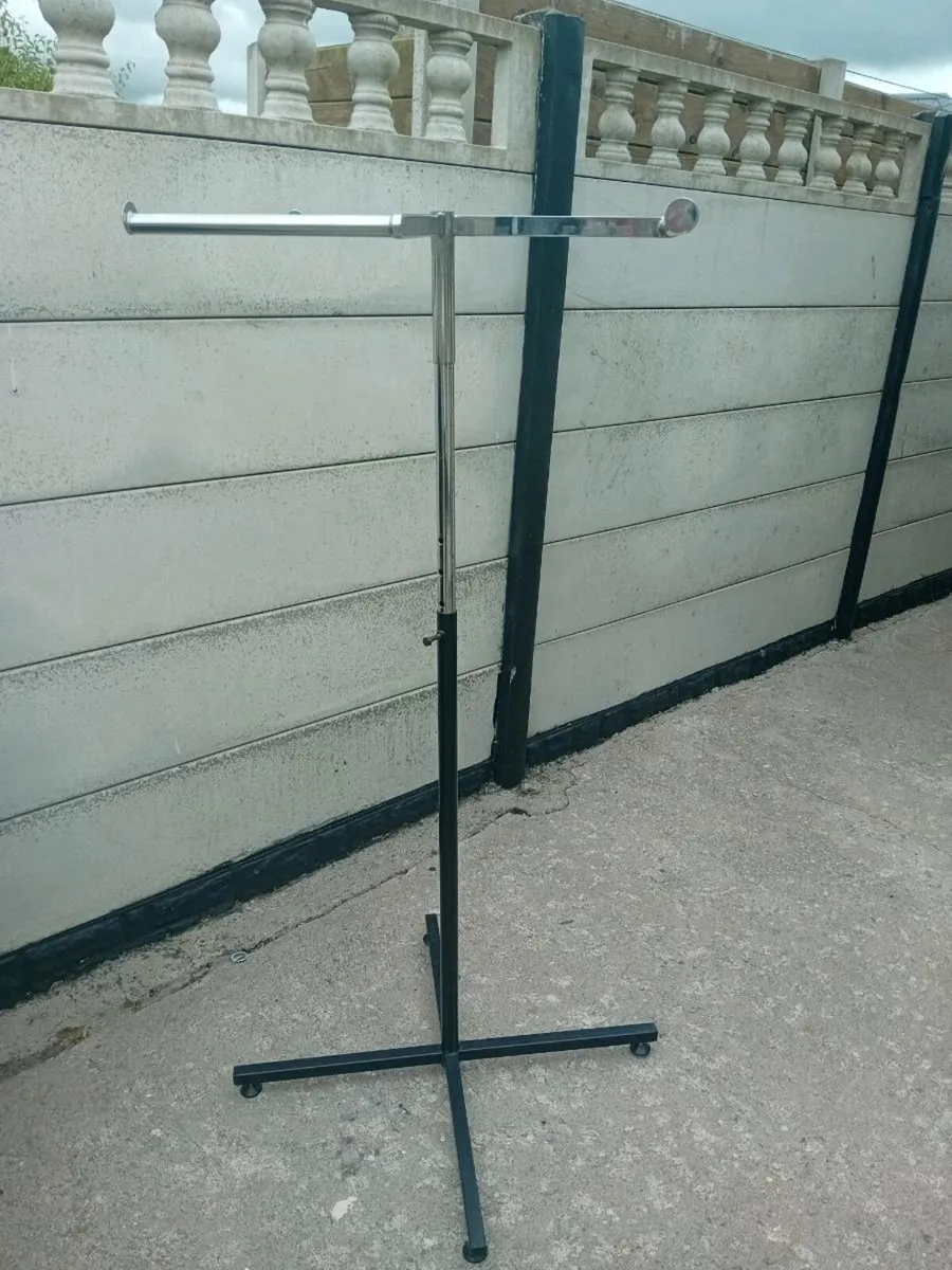 Clothes rail - Image 3