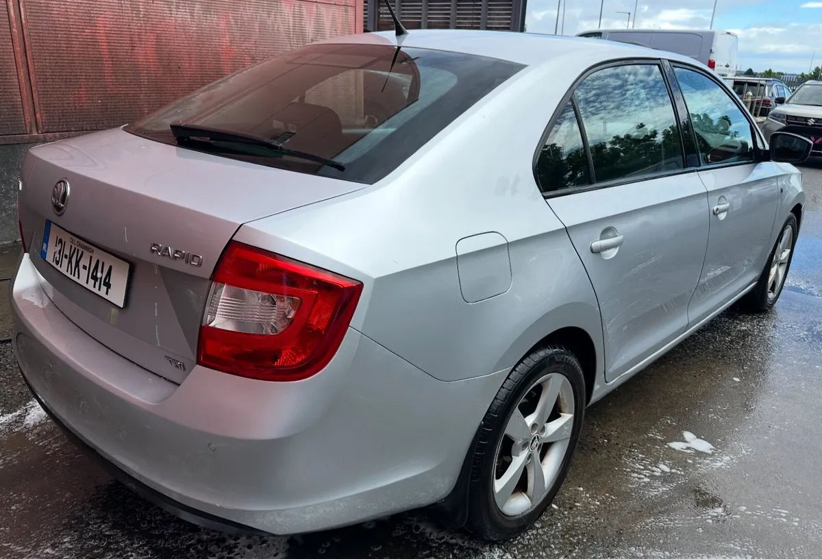 Skoda Rapid 2013 - Image 3