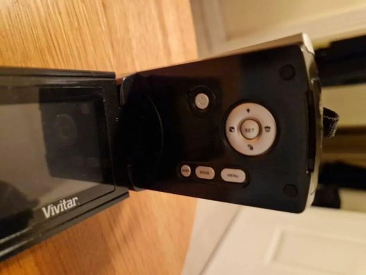 VIVITAR DVR 638HD Digital Camcorder Video Camera - Image 2
