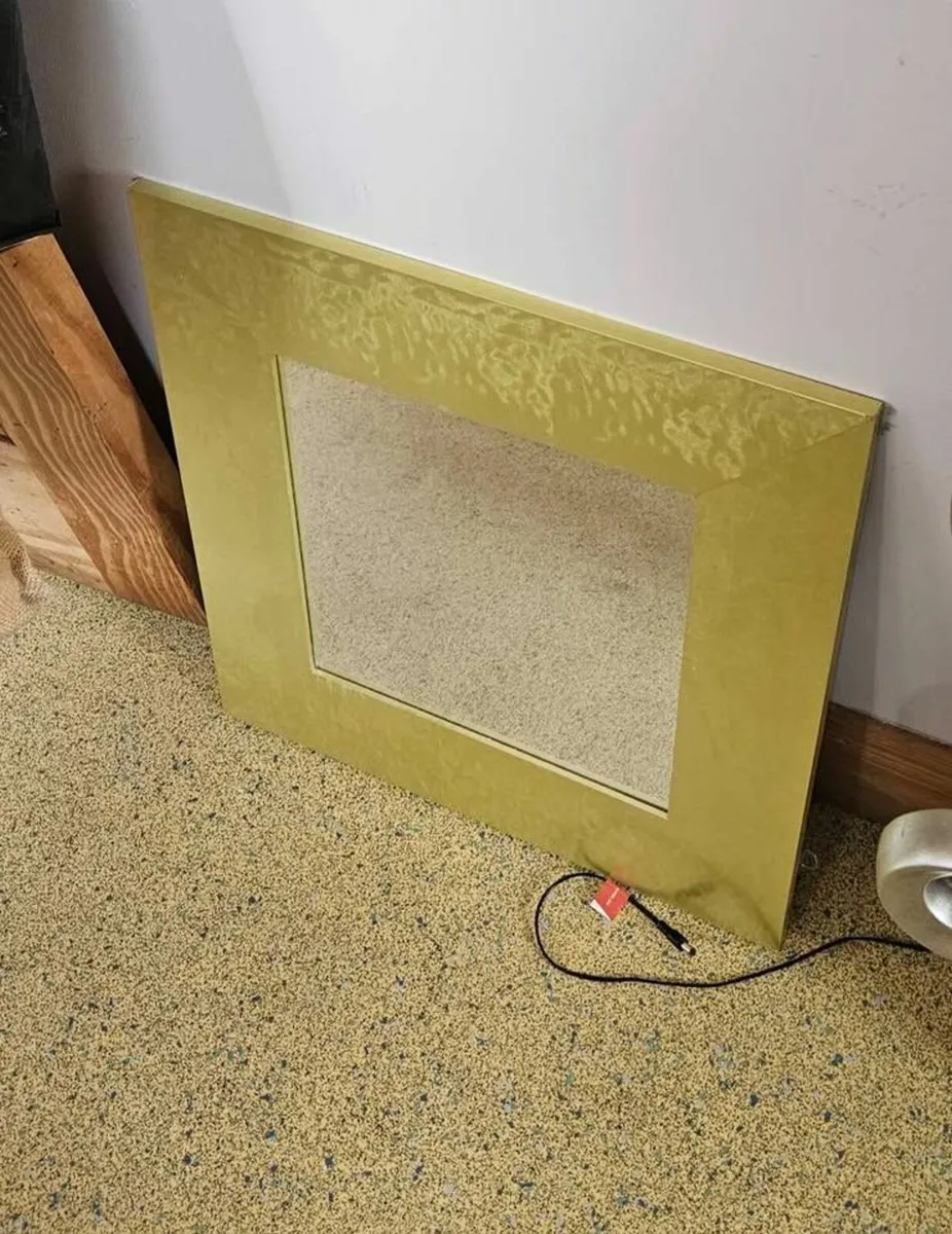 Square mirror