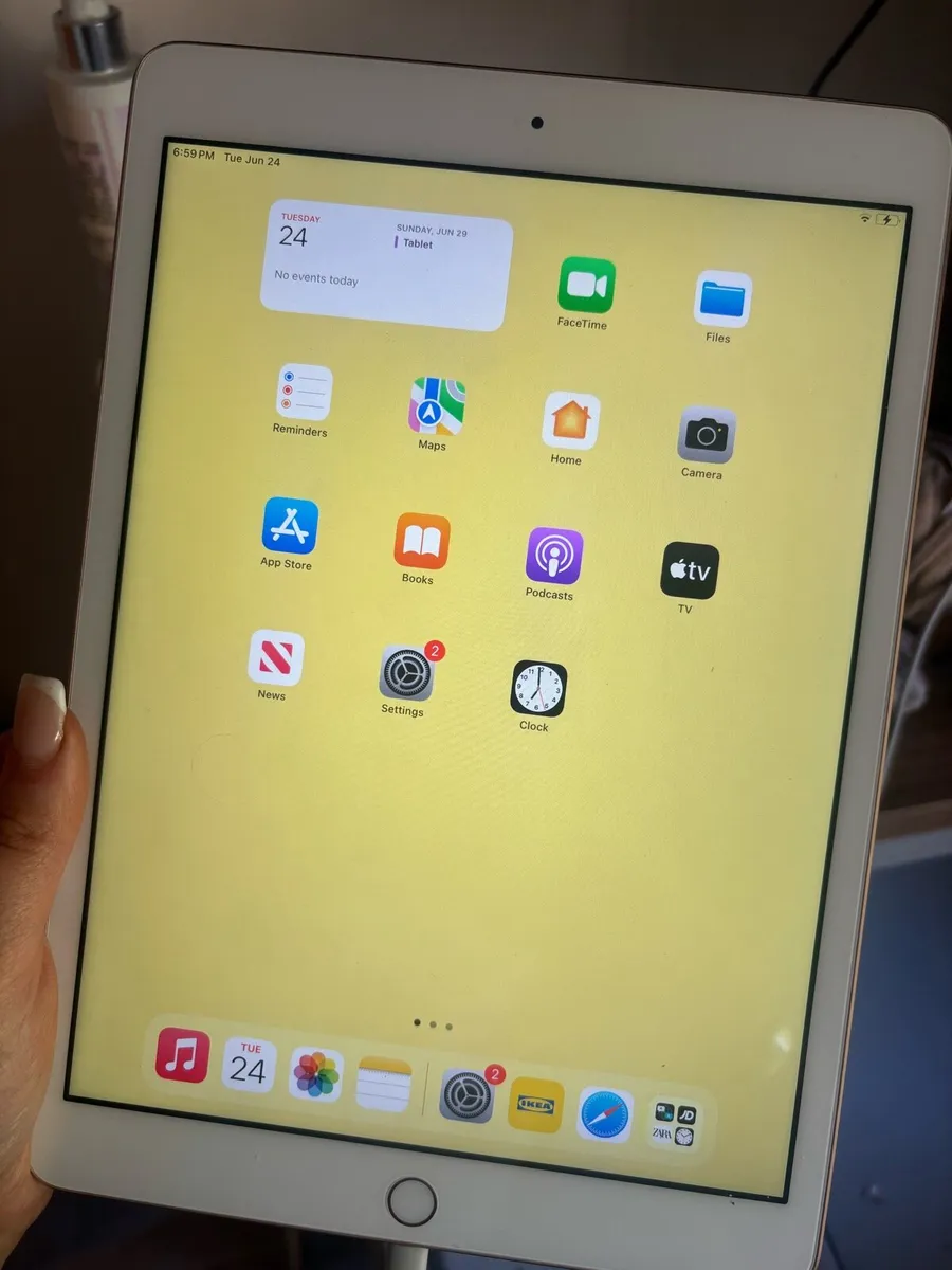 iPad - Image 2