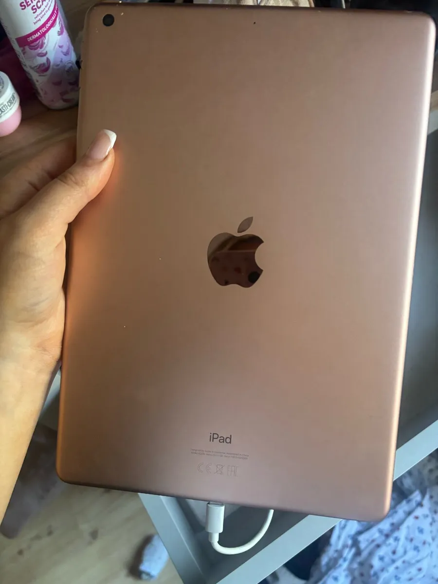 iPad - Image 3