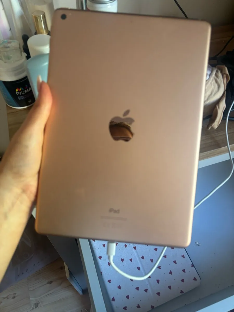 iPad - Image 4