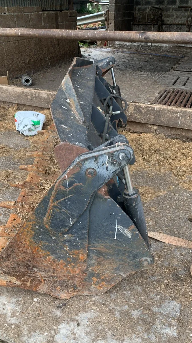 Loader bucket - Image 1