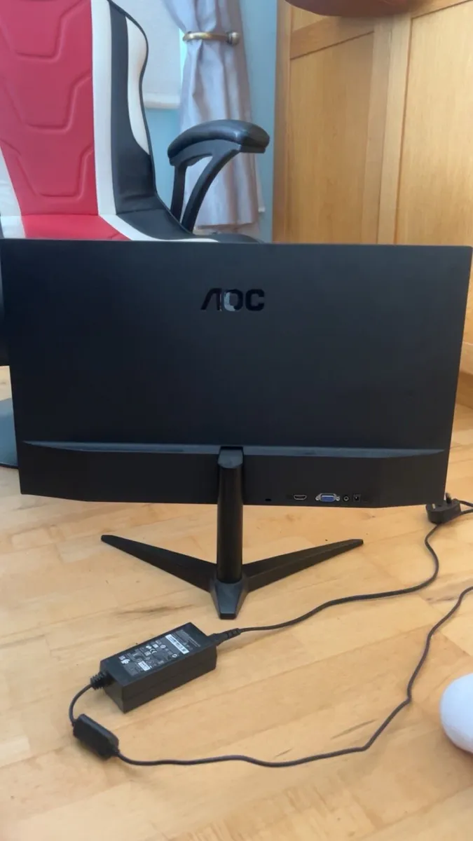 AOC monitor with Xrocker gaming chair - Image 3