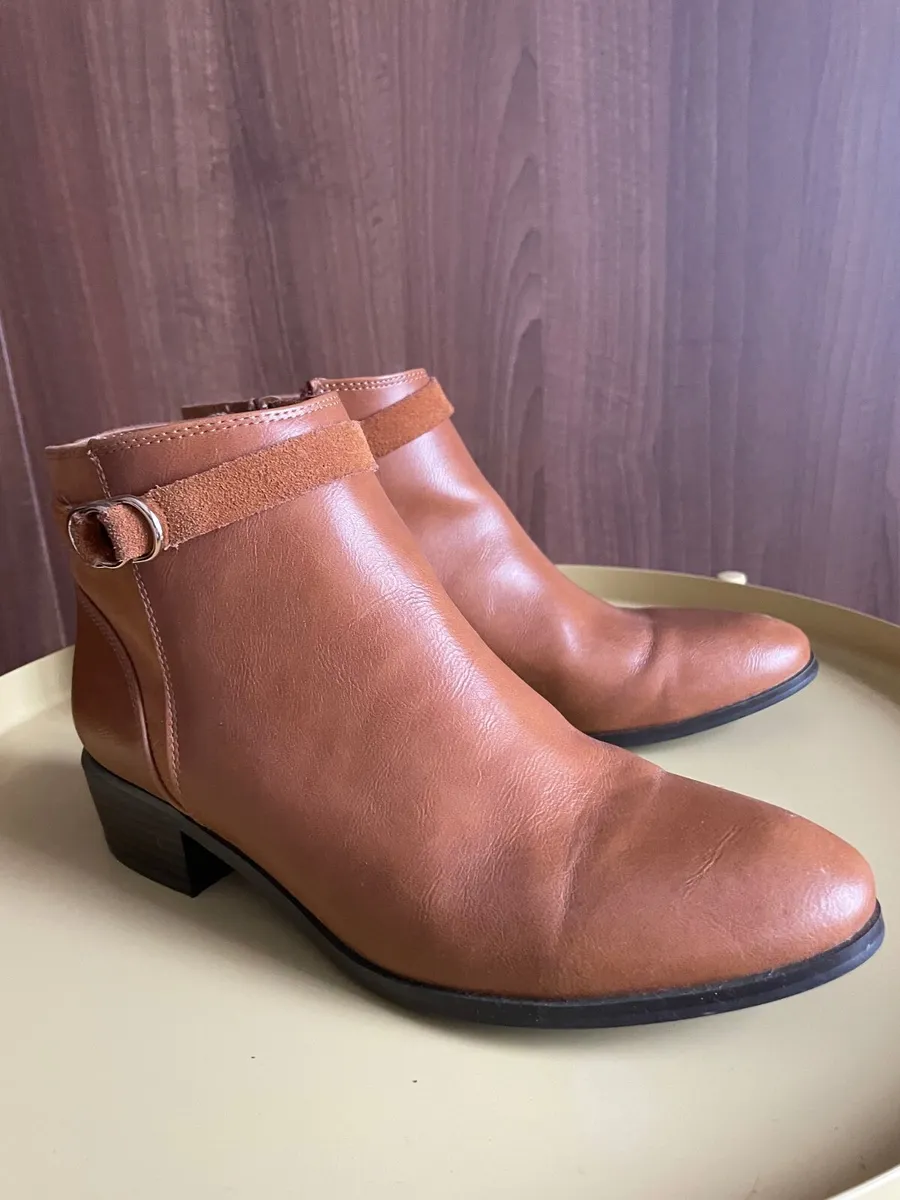 Ladies tan ankle boots - Image 2