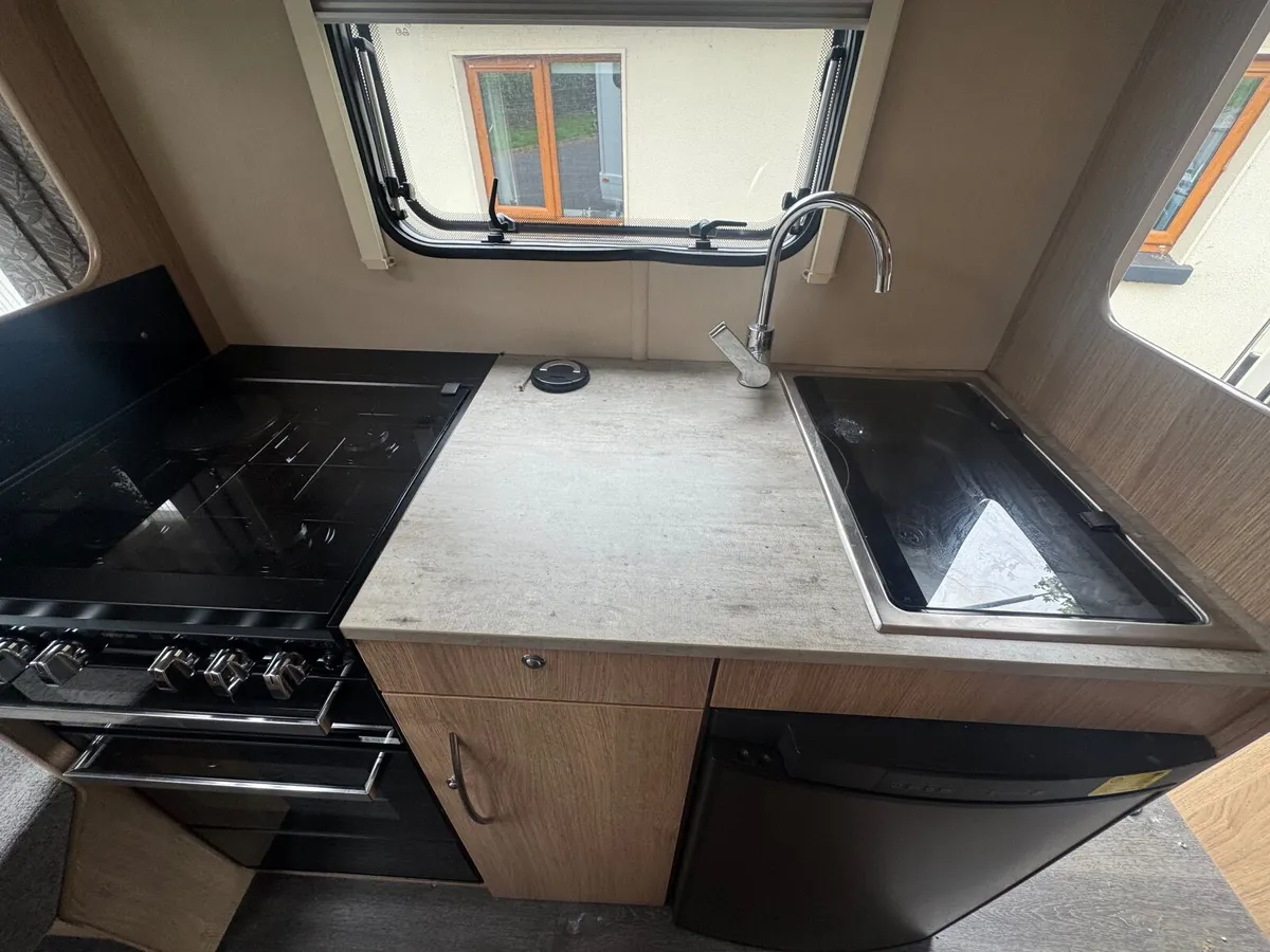Motorhome - Image 4