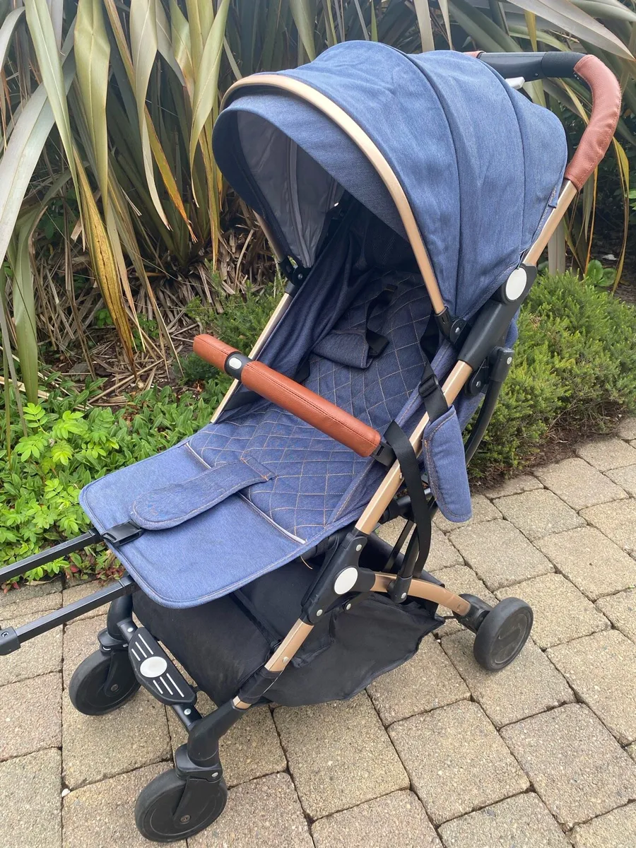 Compact folding stroller - Image 3