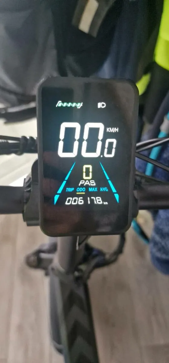 Engwe engine pro 2.0 with unused spare battery - Image 4