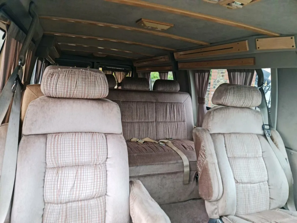 Ford Econoline - Image 3