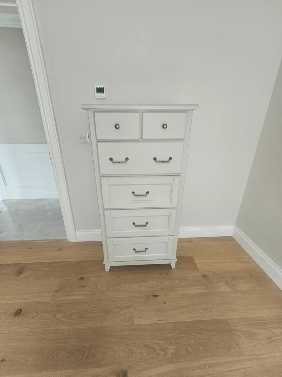 5 drawer Bedroom chest by Laura Ashley - Image 2