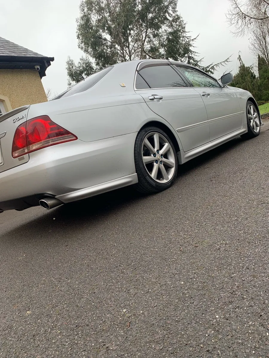 Toyota Crown - Image 2