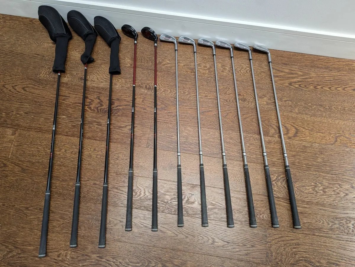 Dunlop Surpass Mens Golf Clubs - As New - Image 1