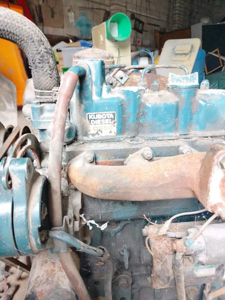 Vintage diesel engine - Image 1