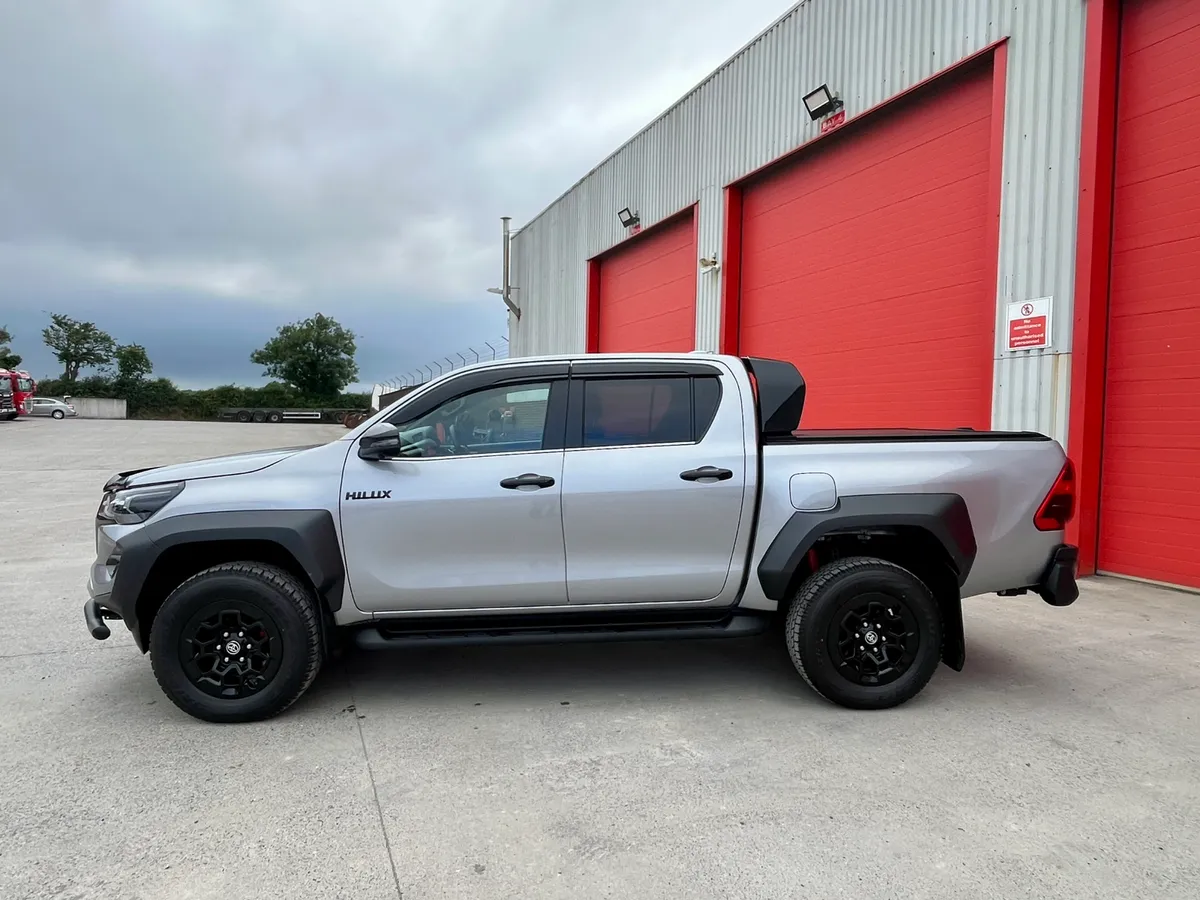 2025 Toyota Hilux GR Sport IllI - Image 3