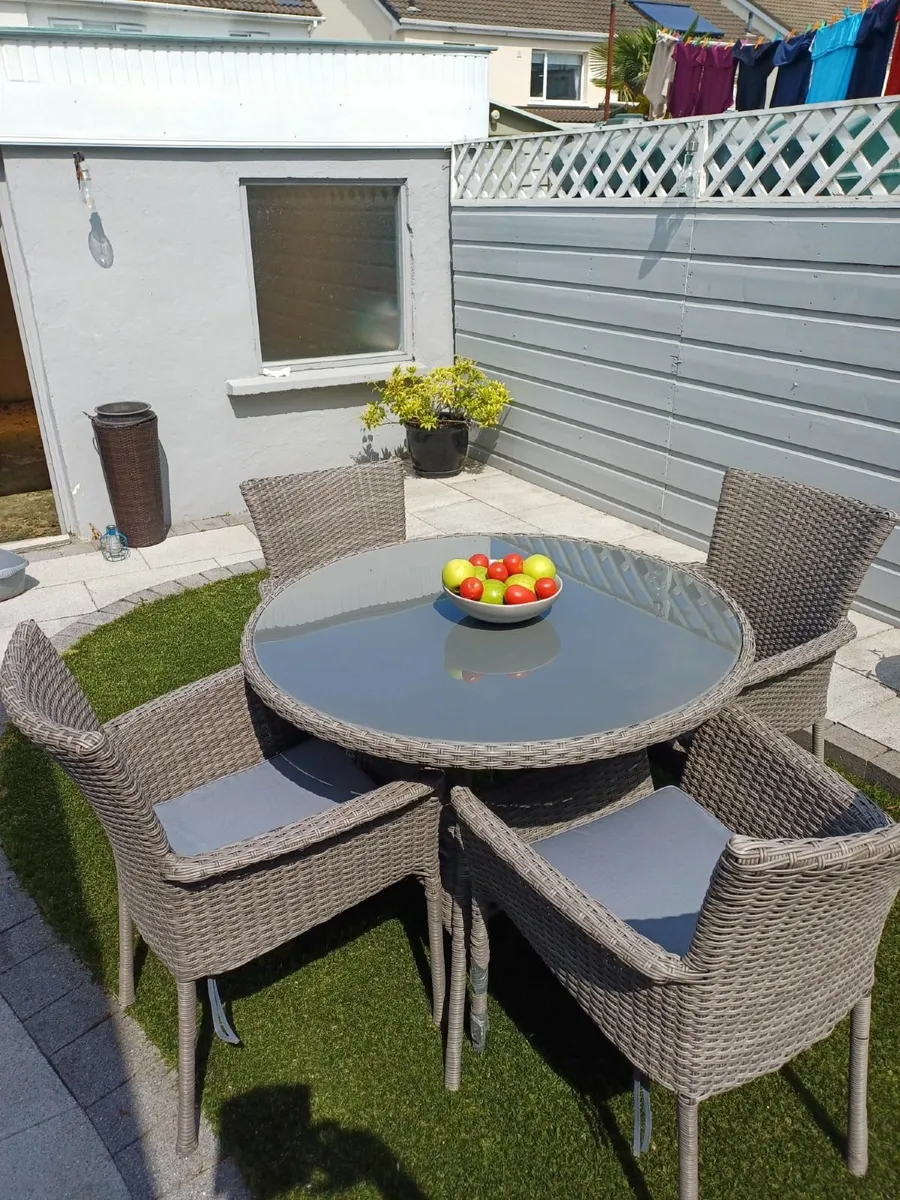 Garden patio set - table and four chairs - Image 3