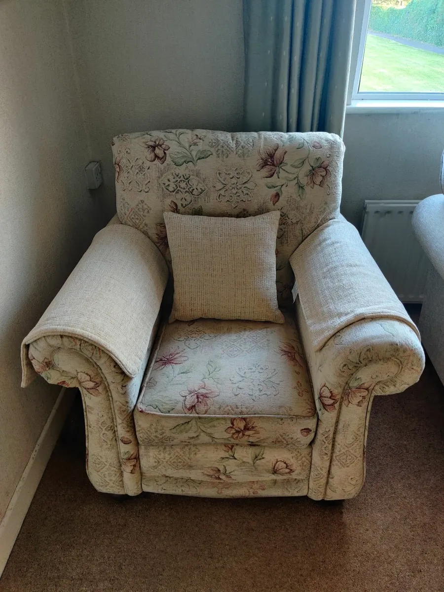 Armchairs & Sofa - Image 3