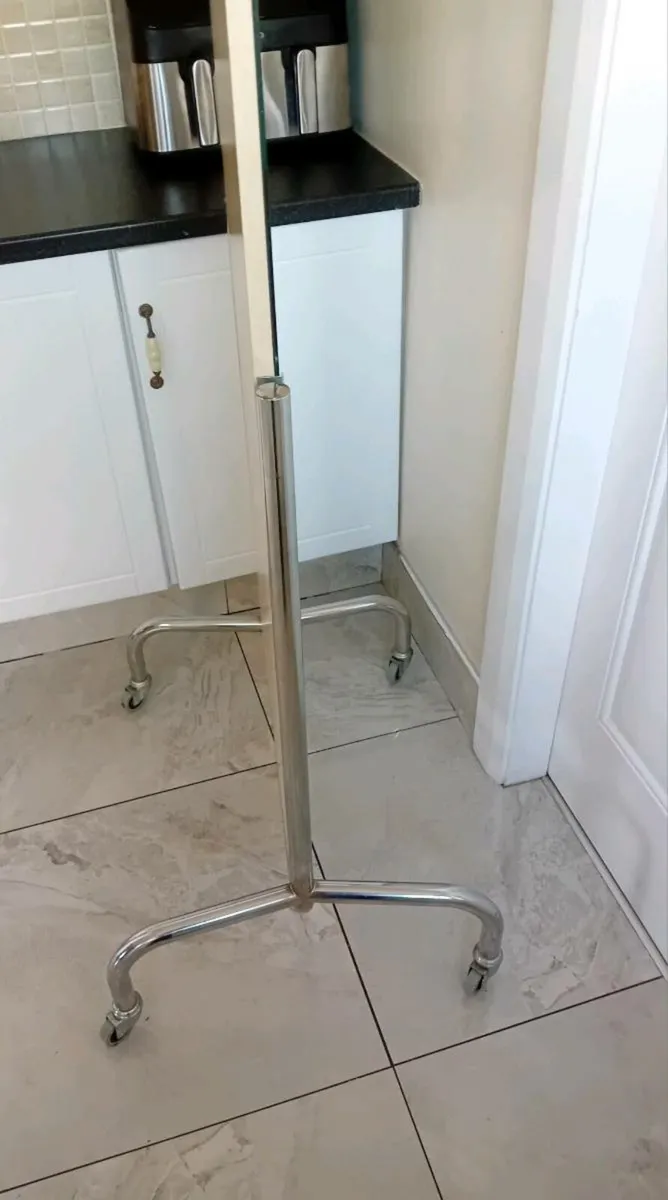 Large mirror - Image 2
