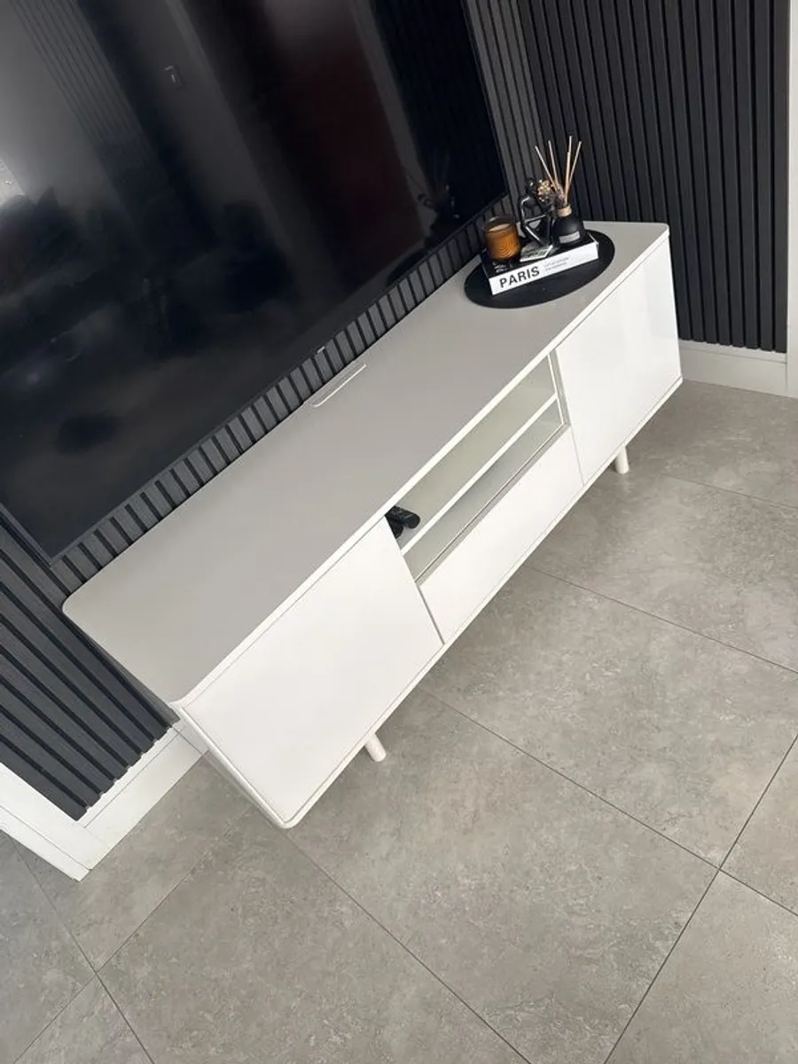tvunit - Image 2