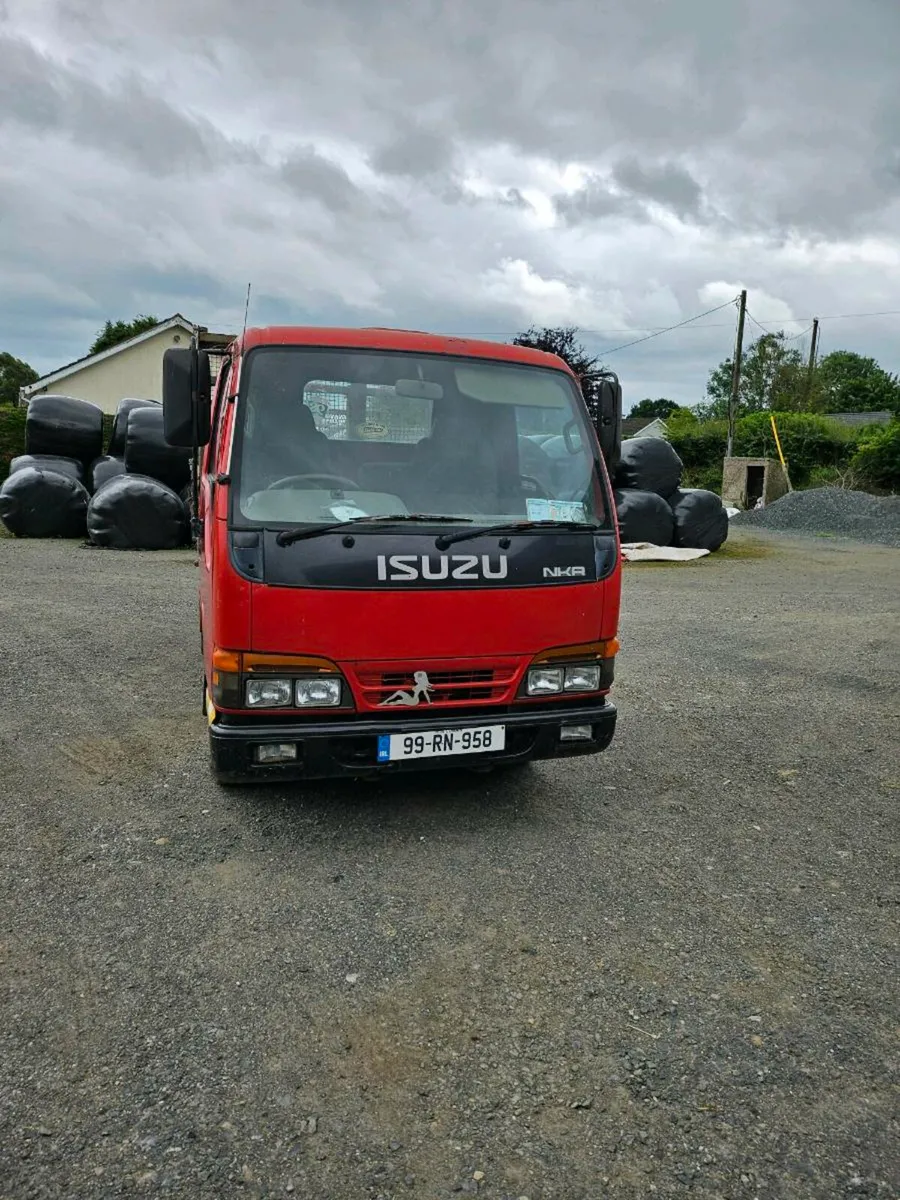 Isuzu tipper - Image 1