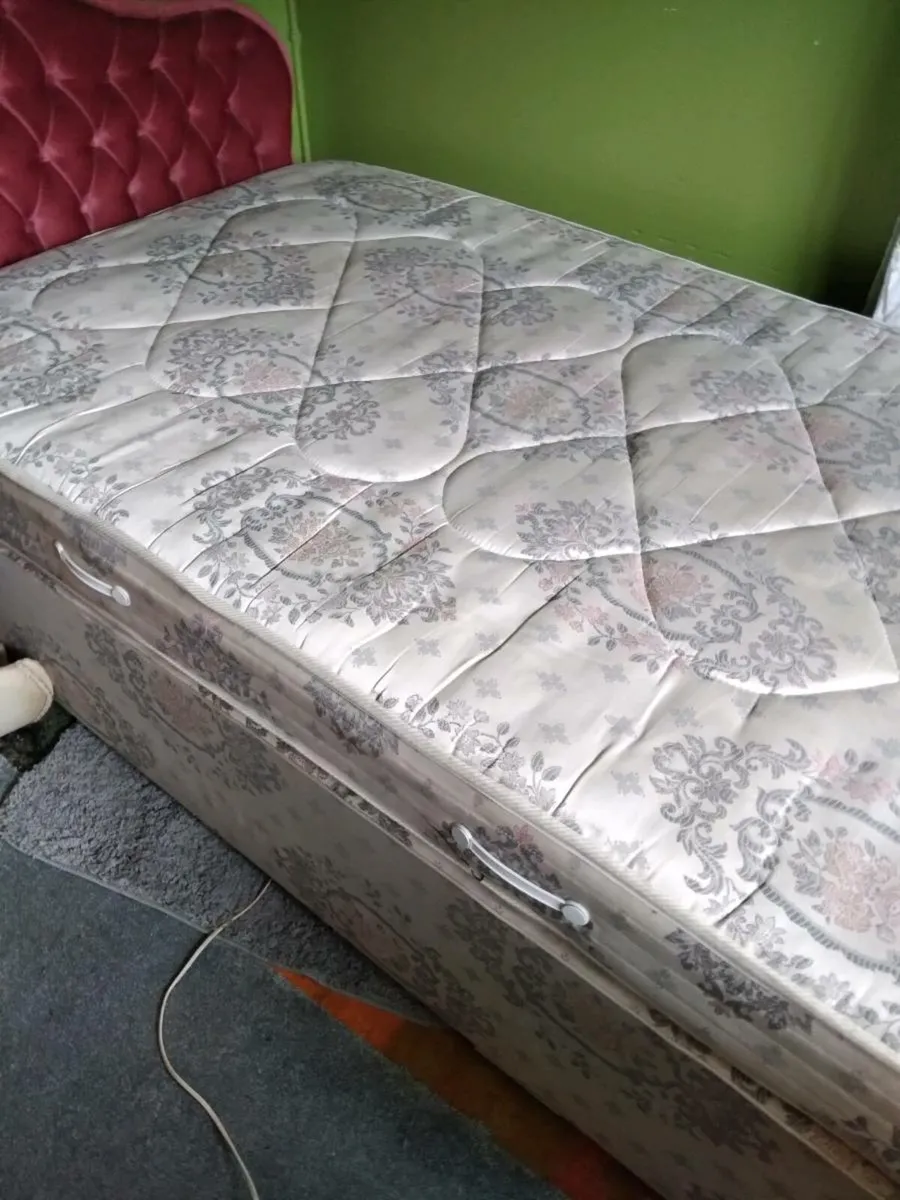 Bed 3ft 6 in - Image 1