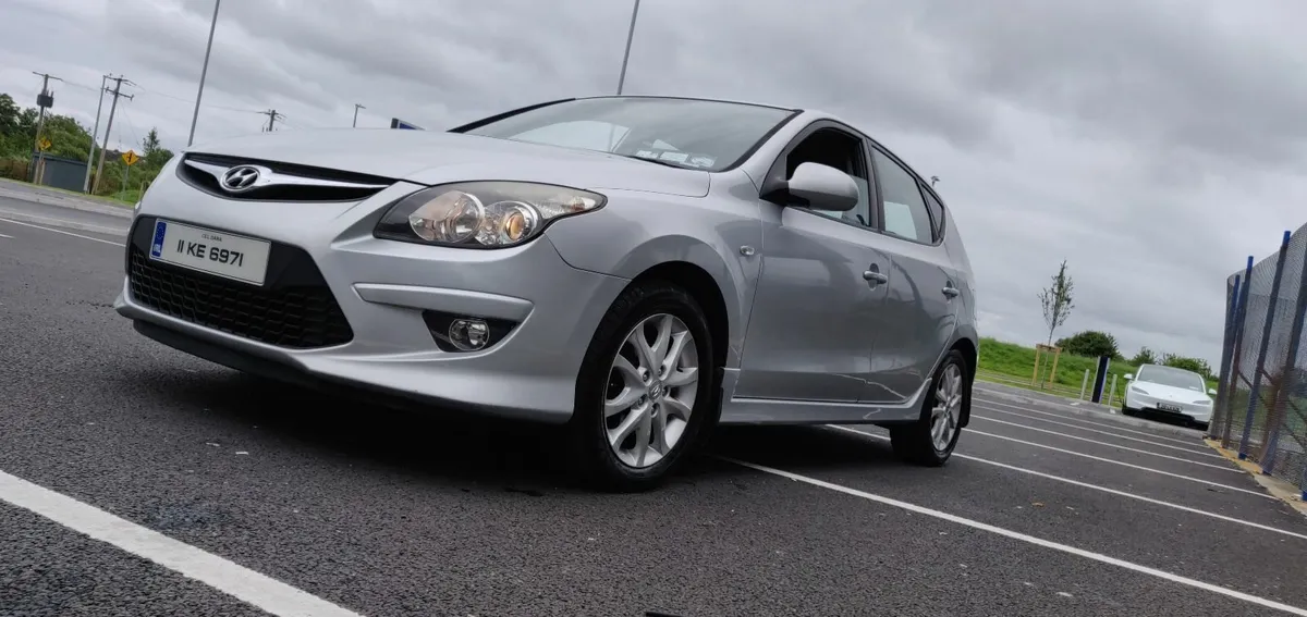 Hyundai i30 CRDI 2011 - Image 2