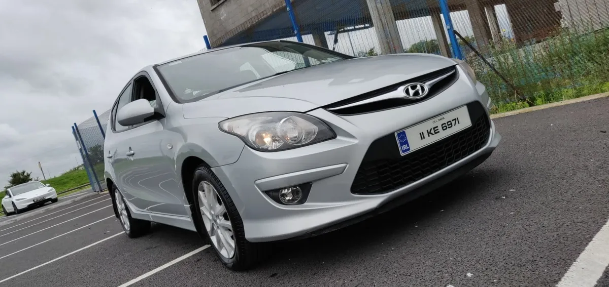 Hyundai i30 CRDI 2011 DIESEL - Image 1