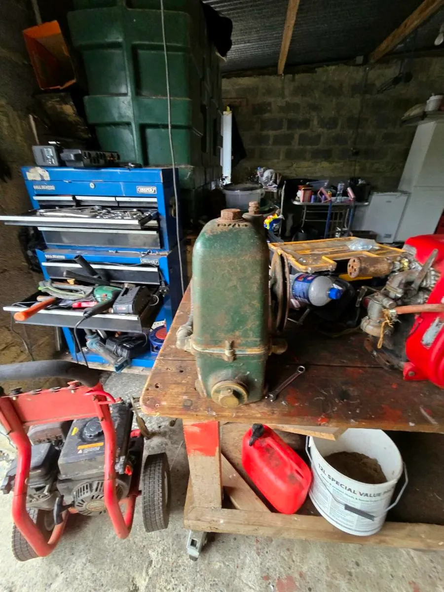 Vintage water pump - Image 3