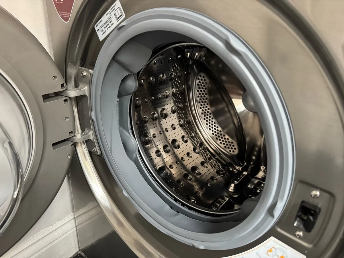 LG 9 kg 1400 Spin Washing Machine - Graphite - Image 4