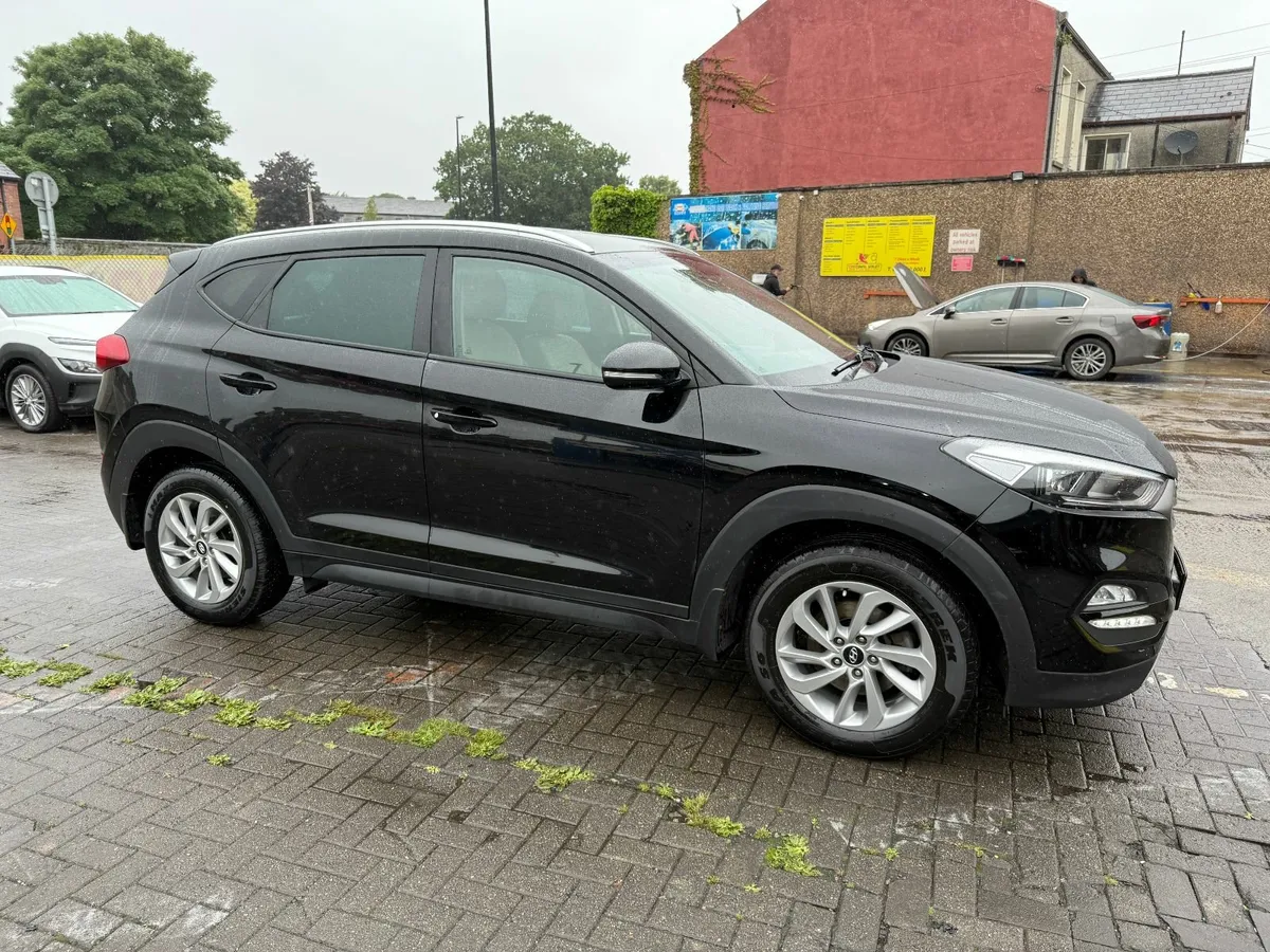 Hyundai Tucson 2018 1.7 - Image 2