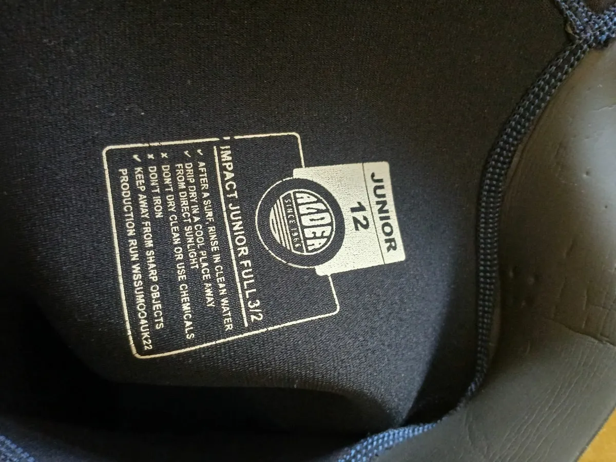Wetsuit and shoes - Image 3