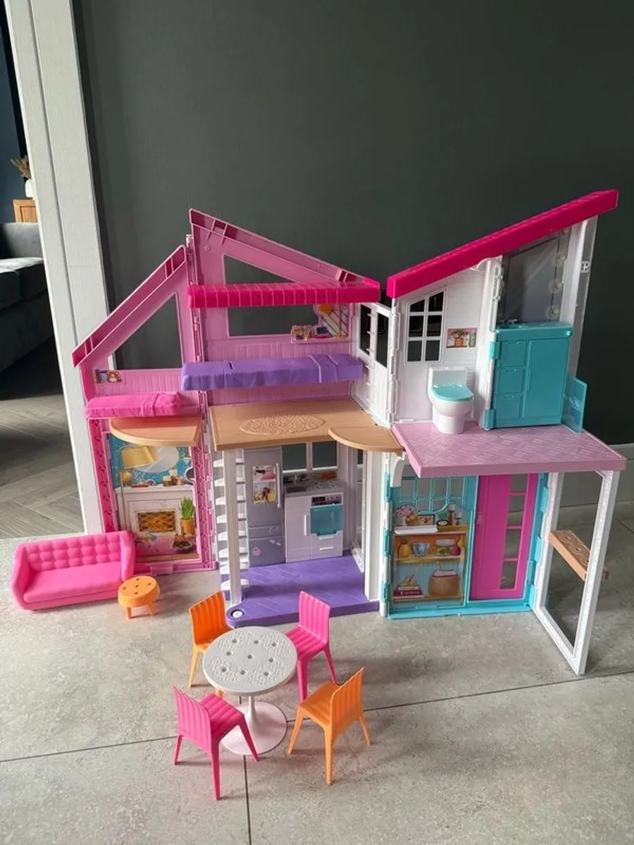 malibu barbie dreamhouse - Image 1