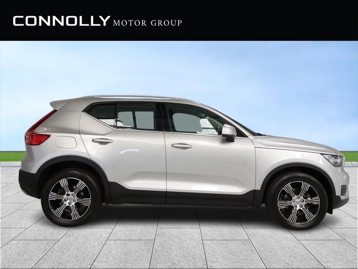 Volvo XC40 T3 FWD Manual 156 Inscription - Image 2