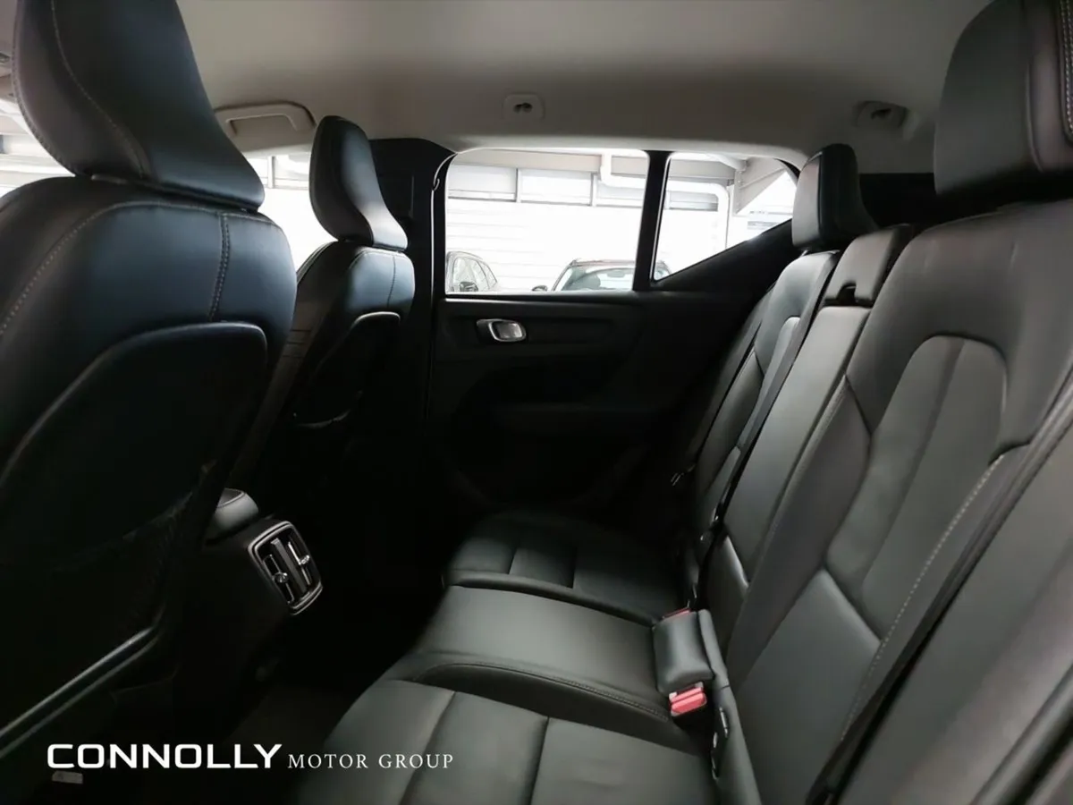 Volvo XC40 T3 FWD Manual 156 Inscription - Image 4